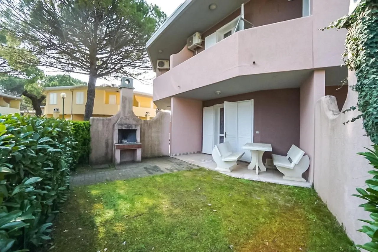 Villaggio Tivoli Бибионе 0*,