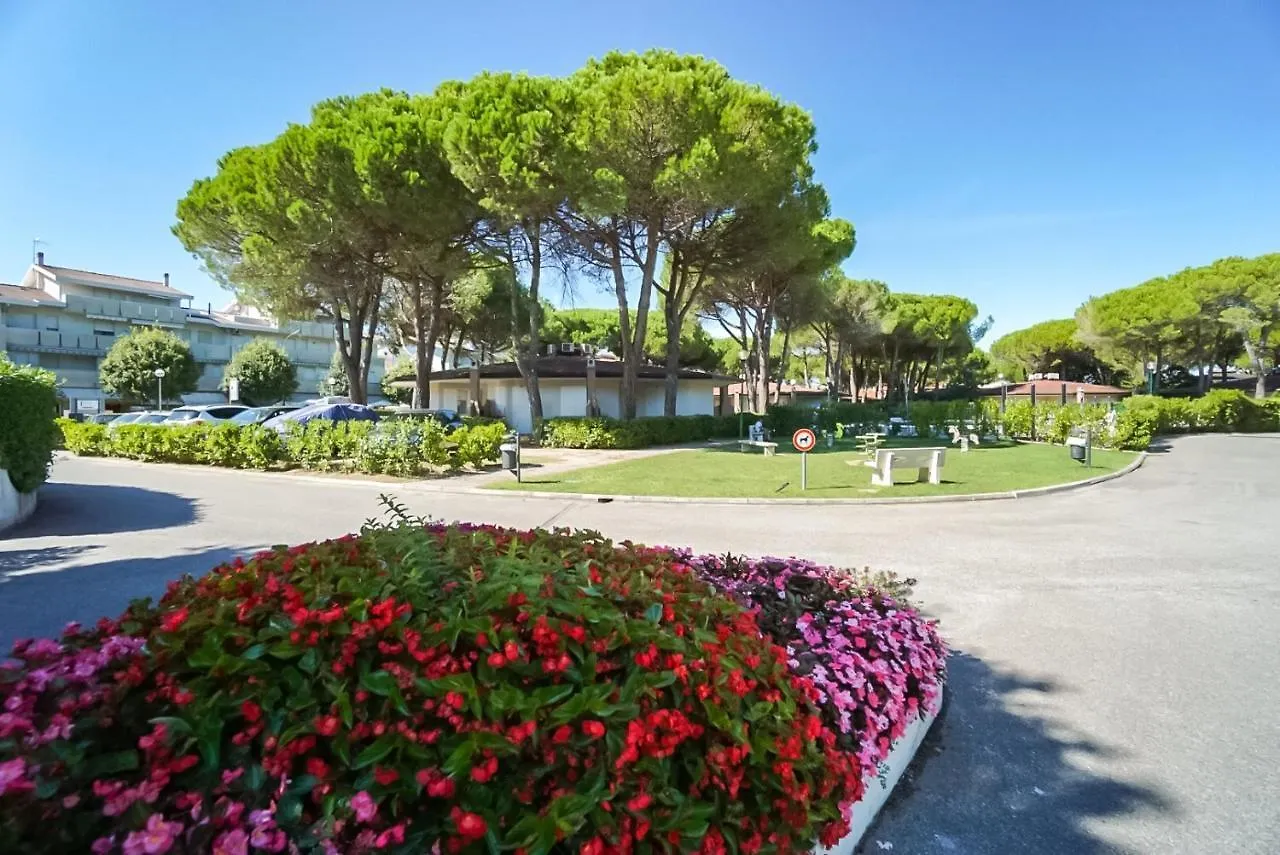 Villaggio Tivoli Бибионе Апартаменты